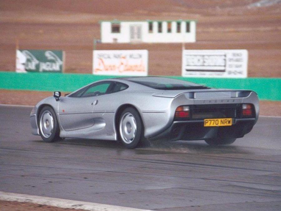  Jaguar XJ220 1992 года  (фото 37 из 81)